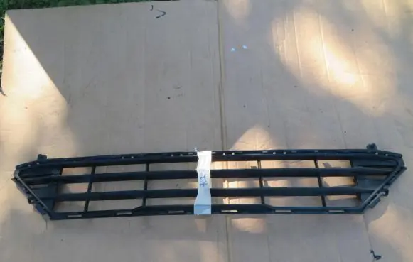 Volvo XC60 Front bumper lower grill 0542