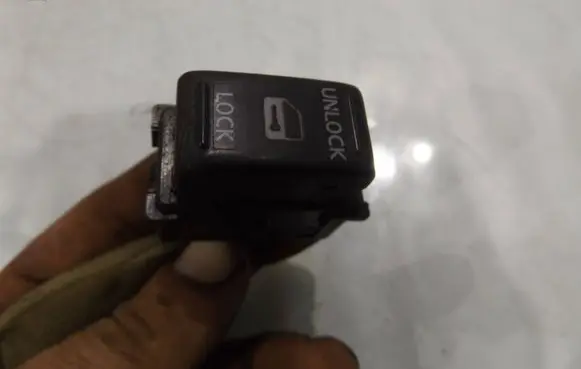 Nissan NV200 Brake central valve 