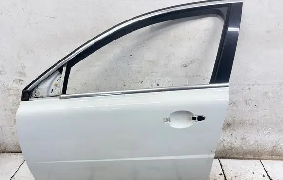 Volvo V70 Front door