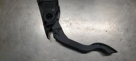 Ford C-MAX II Accelerator throttle pedal AV619F836AB