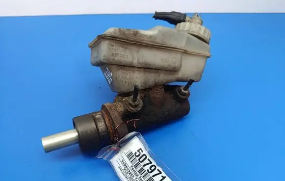 Volkswagen Transporter - Caravelle T4 Master brake cylinder