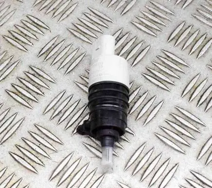 BMW 4 G22 G23 G24 G26 Windscreen/windshield washer pump 7298309