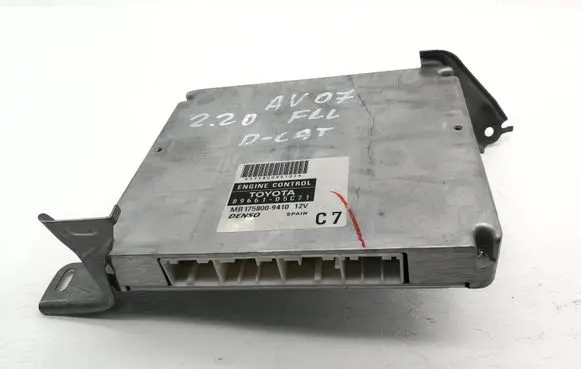 Toyota Avensis T250 Engine control unit/module 8966105C71