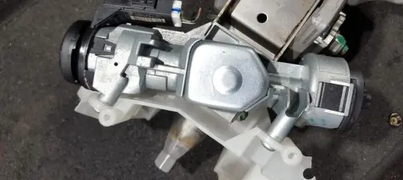 Mazda 3 I Ignition lock contact BS5E 0682