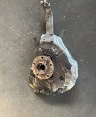 Alfa Romeo Stelvio Front wheel hub spindle knuckle 00505415540