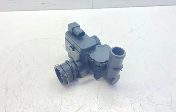 Mercedes-Benz E W211 Coolant heater control valve A2118320584