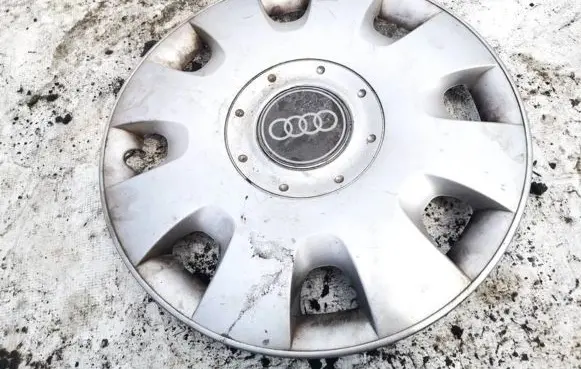 Audi A4 S4 B6 8E 8H R15 wheel hub/cap/trim 