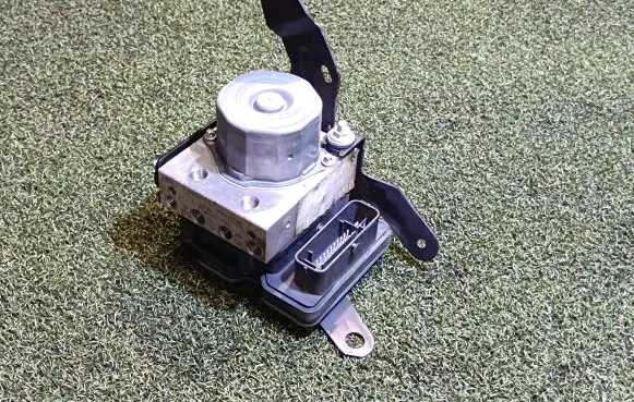 Renault Kangoo II ABS Pump 476602553R 478408032R