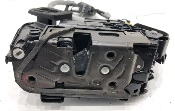 Volkswagen T-Roc Rear door lock 5TA839015E