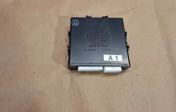 Lexus RX 300 Light module LCM 8994048030 0319000030