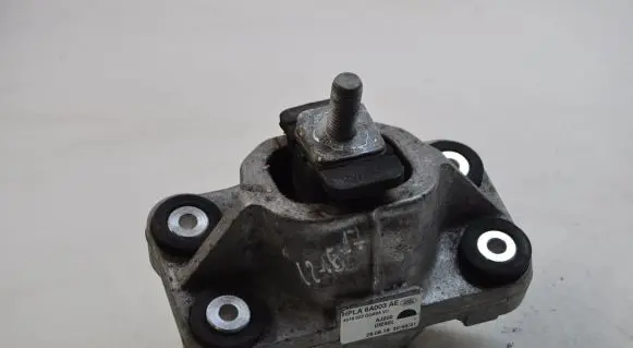 Land Rover Discovery 5 Engine mount bracket HLA6A003AE