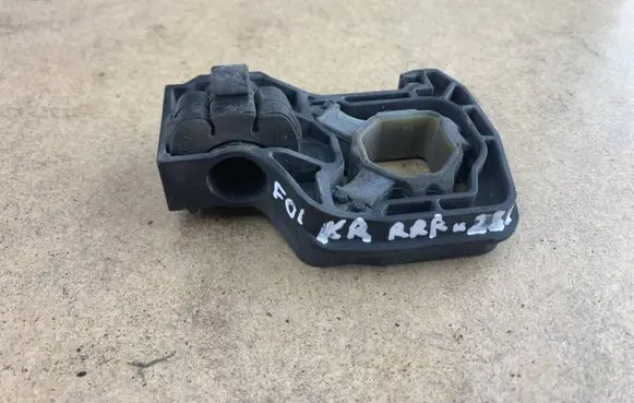 Radiator mount bracket