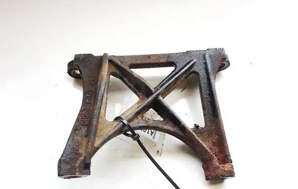 Toyota Corolla E120 E130 Engine mounting bracket 171180G010