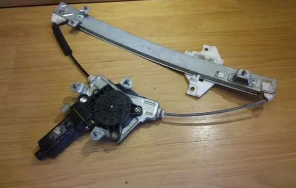 Hyundai Accent Rear door window regulator with motor