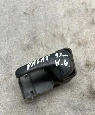 Volkswagen PASSAT B4 Rear door interior handle 3A0837235
