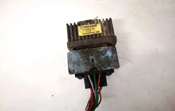 Renault Scenic III - Grand scenic III Glow plug pre-heat relay 8200859243