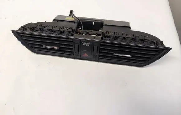 Skoda Superb B8 (3V) Dash center air vent grill 3V0820951D