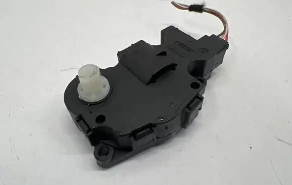 Porsche Macan (95B) Air flap motor/actuator K9749007
