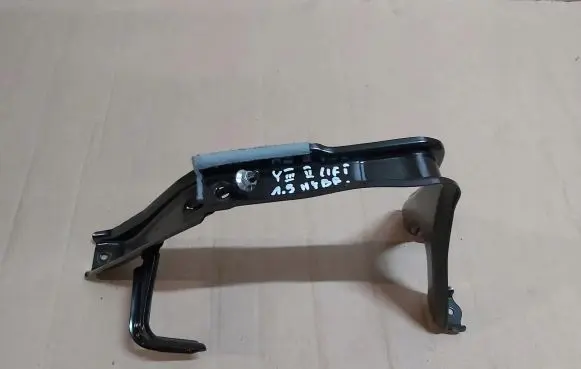 Toyota Yaris Battery box tray 