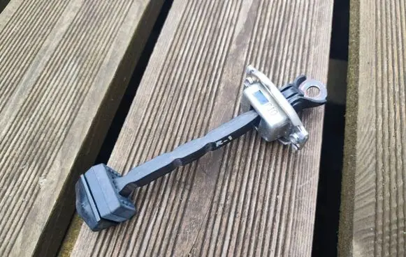 Honda CR-V Front door check strap stopper 