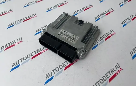 BMW 3 F30 F35 F31 Engine control unit/module 8573257 8576333 0281019680