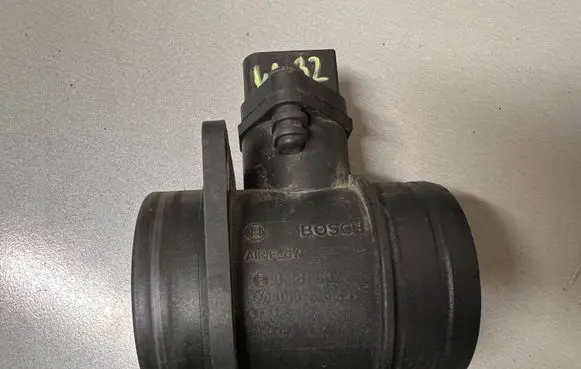 Seat Ibiza IV (6J,6P) Mass air flow meter 038906461B 0281002531