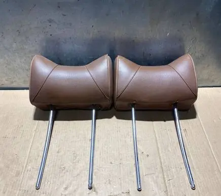 Mercedes-Benz W123 Front seat headrest 