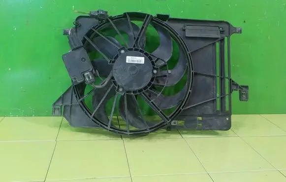 Ford Focus Fan set CV618C607VA