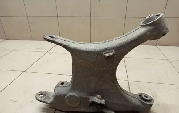 BMW 5 E39 Rear upper control arm/wishbone 1091485