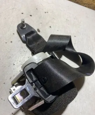 Rear seatbelt