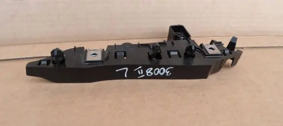Peugeot 3008 II Front bumper mounting bracket 9810975480