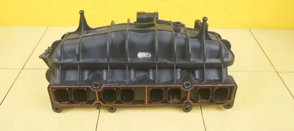 Ford Focus Intake manifold BM5G9424DA JQDB