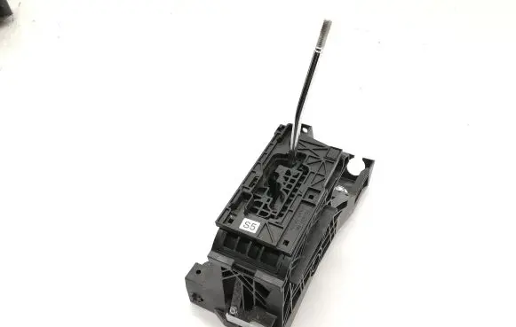 Toyota Camry Gear shifter/selector 75C937