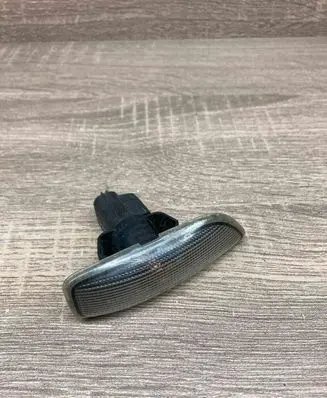 Volvo S80 Front fender indicator light 8658944 150723