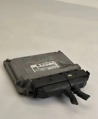 Volkswagen Golf V Engine control unit/module 06A906033EM 5WP4032203