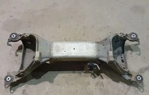 Peugeot 407 Rear subframe 