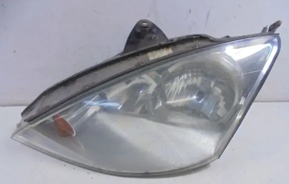 Ford Focus Headlight/headlamp 2M5113W030BD