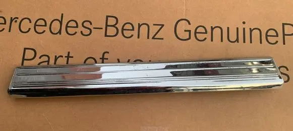 Mercedes-Benz S W220 Front sill trim cover A2206805535