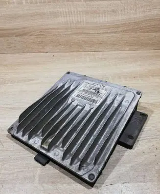 Renault Clio II Engine control unit/module ECU 820033147