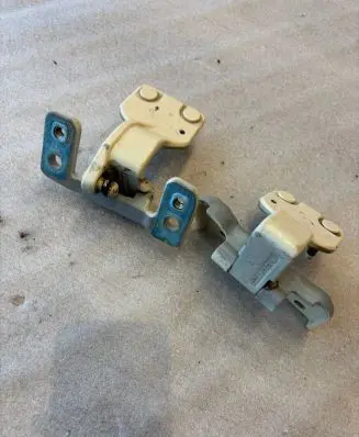Mercedes-Benz E W212 Tailgate/trunk/boot hinge A2127400287 2127400287