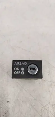 Volkswagen Polo IV 9N3 Passenger airbag on/off switch 6Q0919237