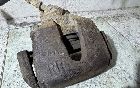 Ford Focus C-MAX Front brake caliper