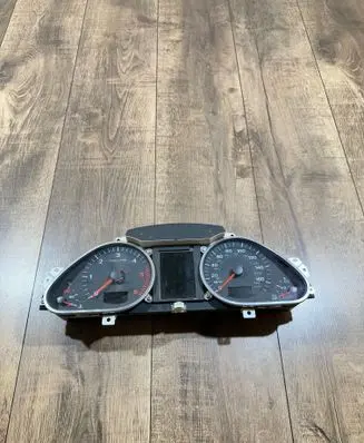 Audi Q7 4L Speedometer (instrument cluster)