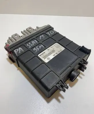 Volkswagen PASSAT B4 Engine control unit/module 028906021AK 0281001312