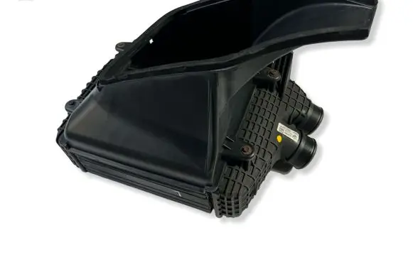 Maserati Levante Intercooler radiator 670035636