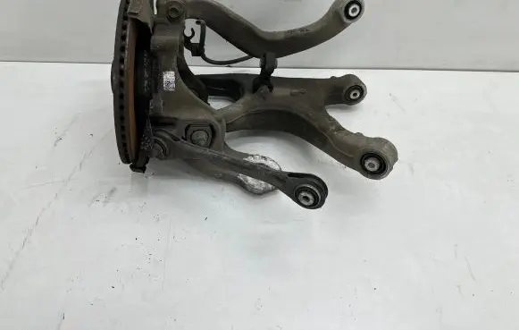Audi A7 S7 4G Rear wheel hub spindle/knuckle 8R0505432F 241014 08110621110