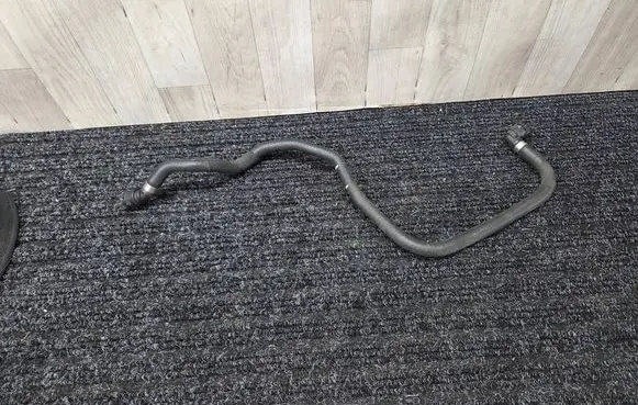 BMW 5 G30 G31 Engine coolant pipe/hose 8602600