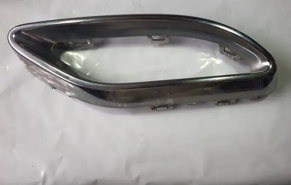 Rear bumper trim bar molding