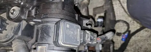 Citroen C3 Mass air flow meter 9647144080