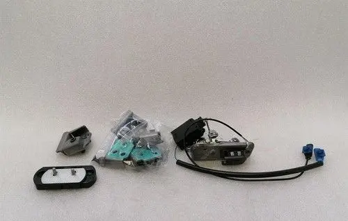 Mercedes-Benz CLS C218 AMG Front door lock A4637409900